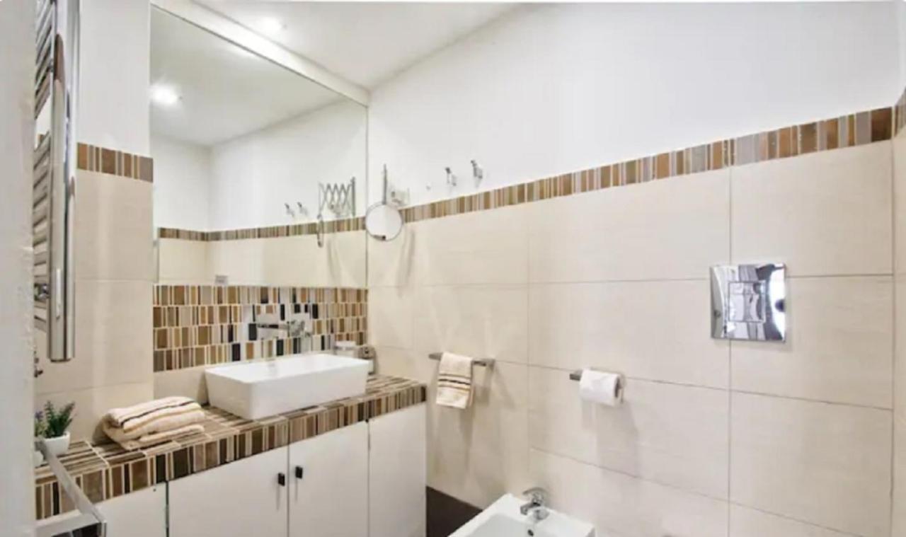 Cadeau Apartment