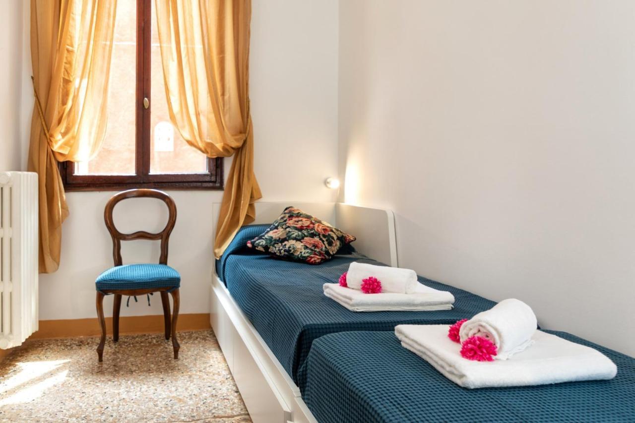 S04-san Pantalon Apartment