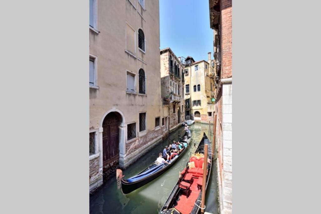 Leoncini With A Wonderful Canal View Venezia