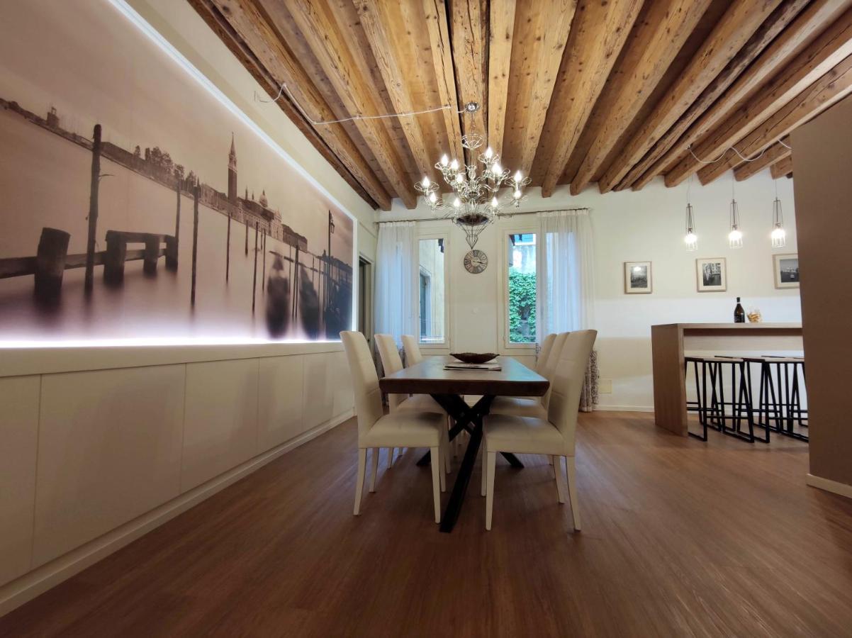 Deluxe 3 Bedroom Flat In Rialto Venice