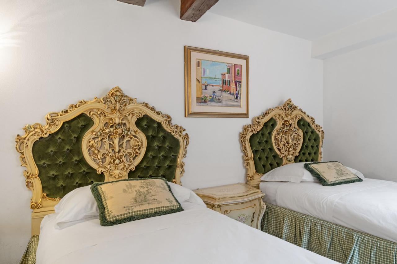 Gondola Luxury - Campo Santi Filippo E Giacomo By Wonderful Italy Venice