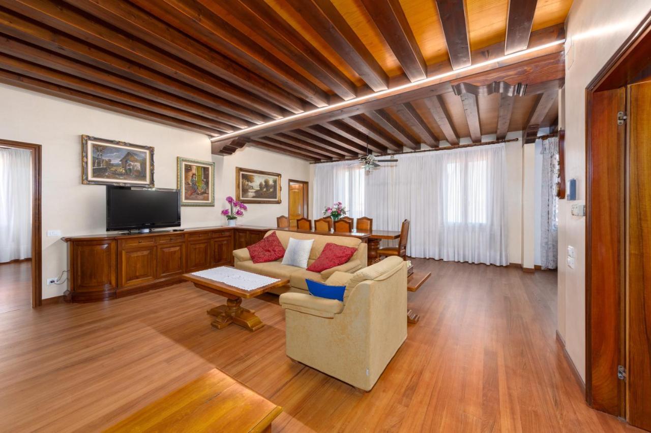 Giulia House Apartment