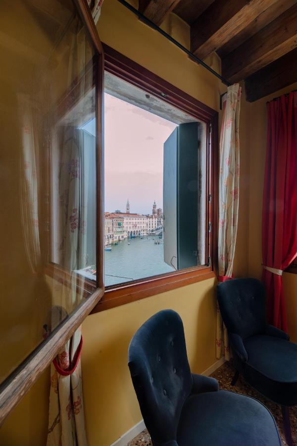Hotel Ai Santi Apostoli 3*