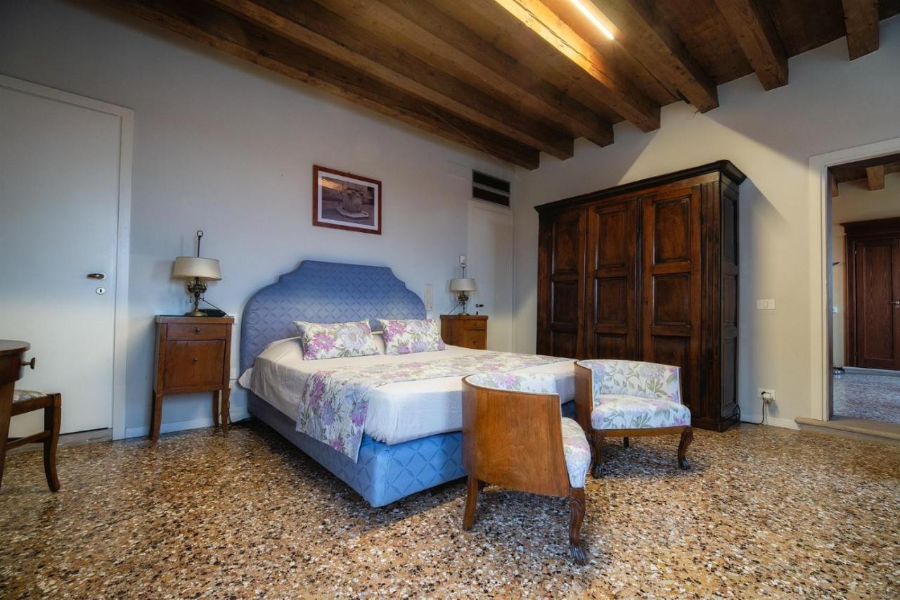 Ai Santi Apostoli