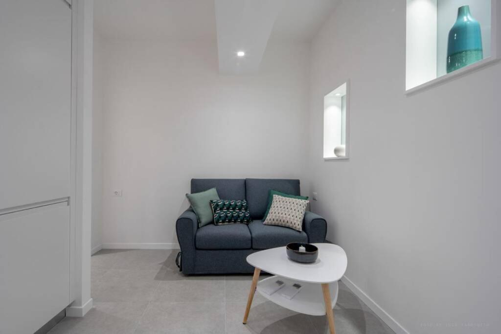 Apartment Ormesini Courtyard *