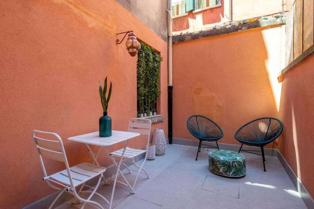 Ormesini Courtyard Apartment