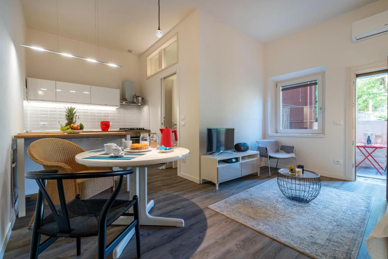 Snug With Private Courtyard M0270422677 Apartment