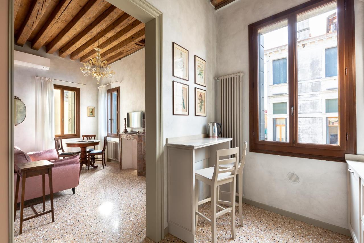 Ca' Cappello 1 With Canal View Apartment *