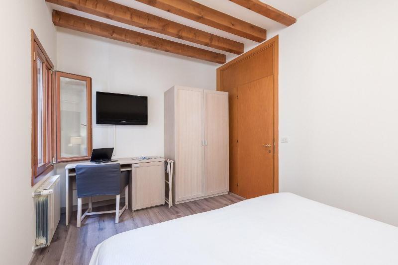 B And B Casanova Ai Tolentini 3* Venice