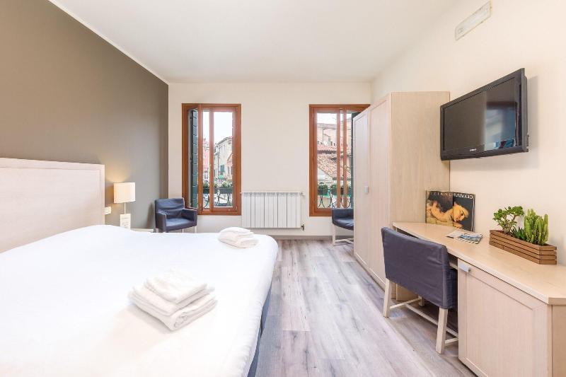 B And B Casanova Ai Tolentini Hotel 3*