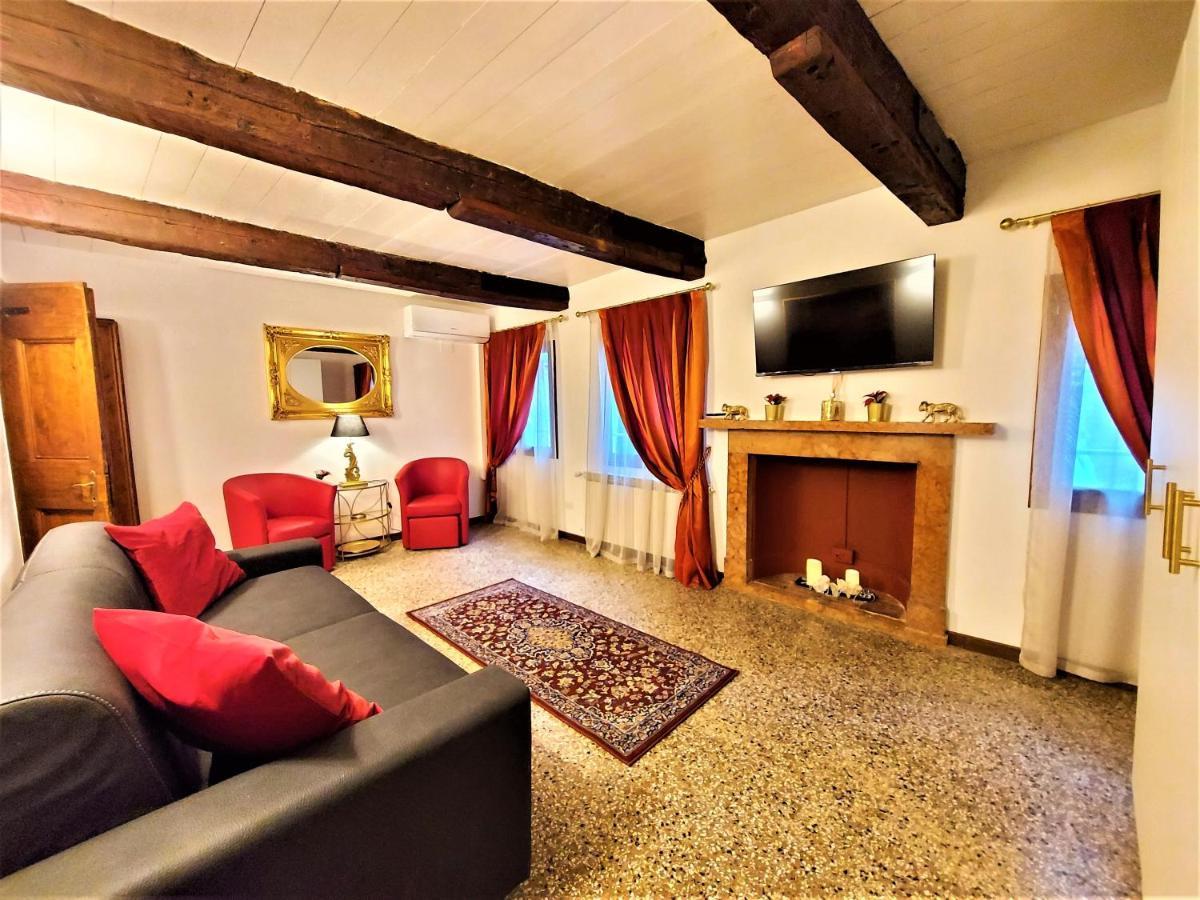 Palazzo Del Sale, Rialto Apartment