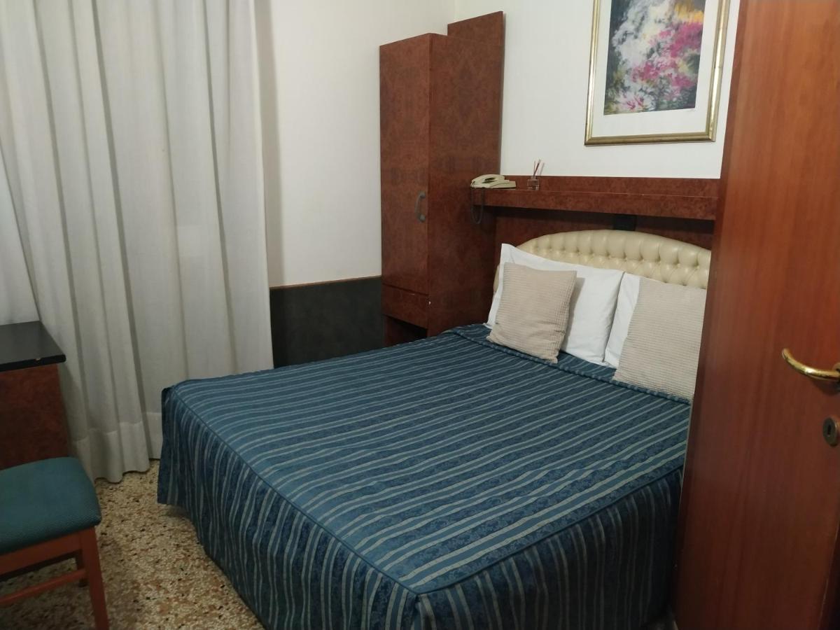 Atlantide Hotel 2*