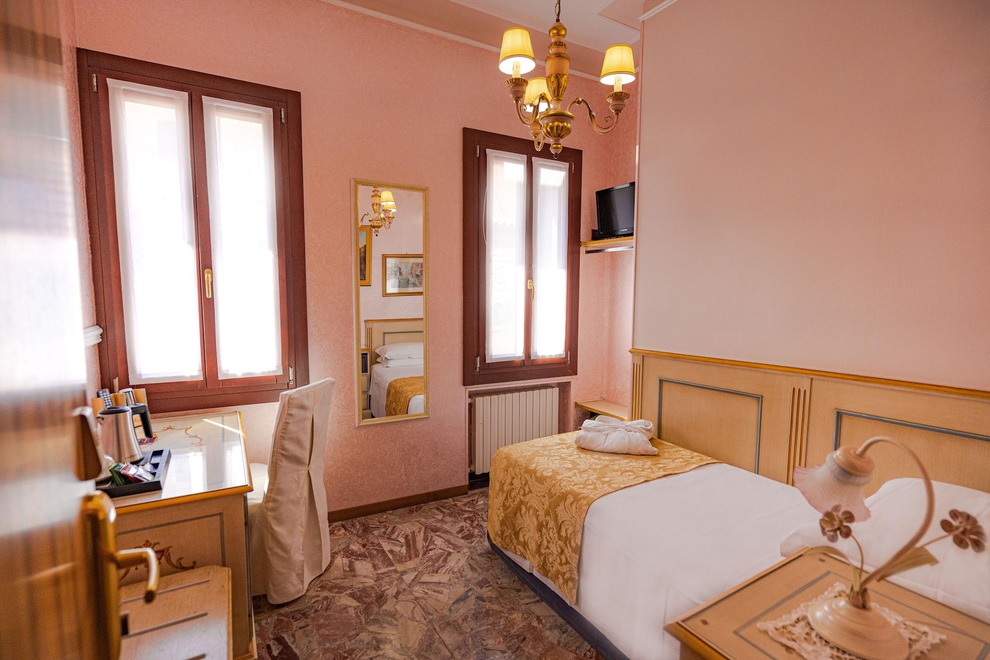 Al Piave 3* Veneza