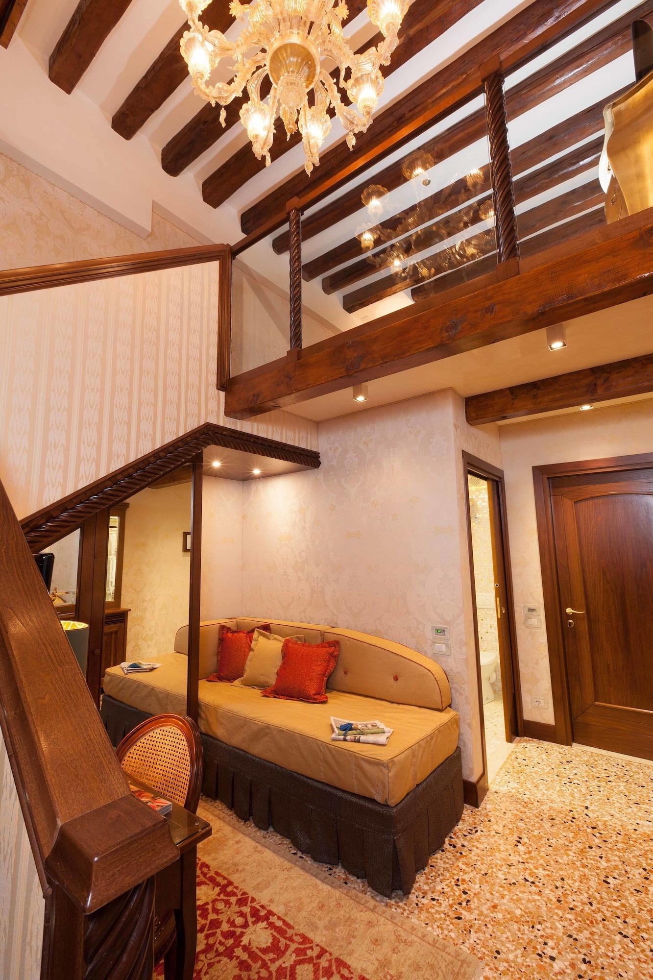 Palazzo Stern Hotel 4*