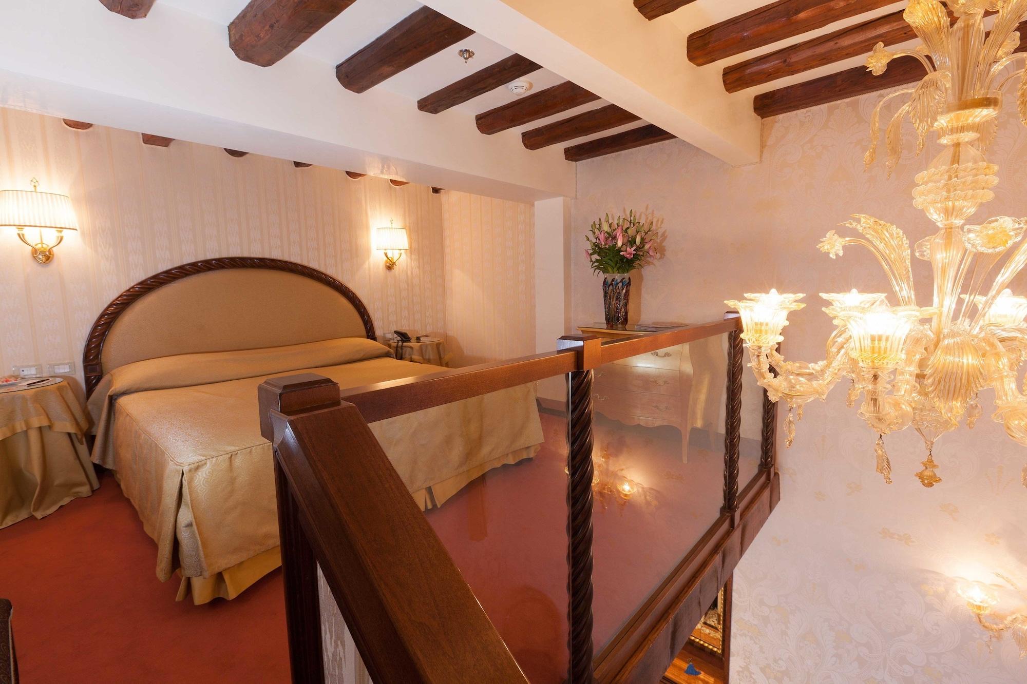 Hotel Palazzo Stern 4*
