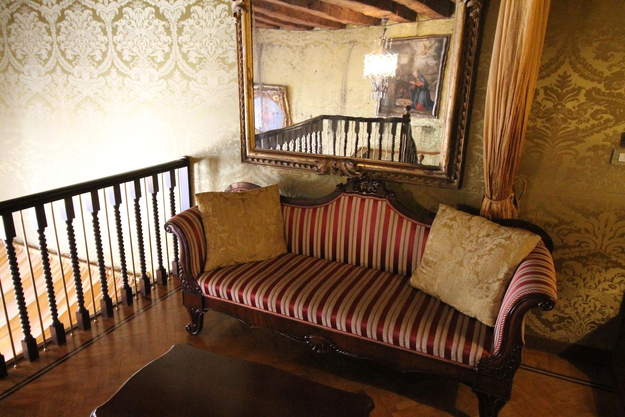 Palazzo Abadessa 4*