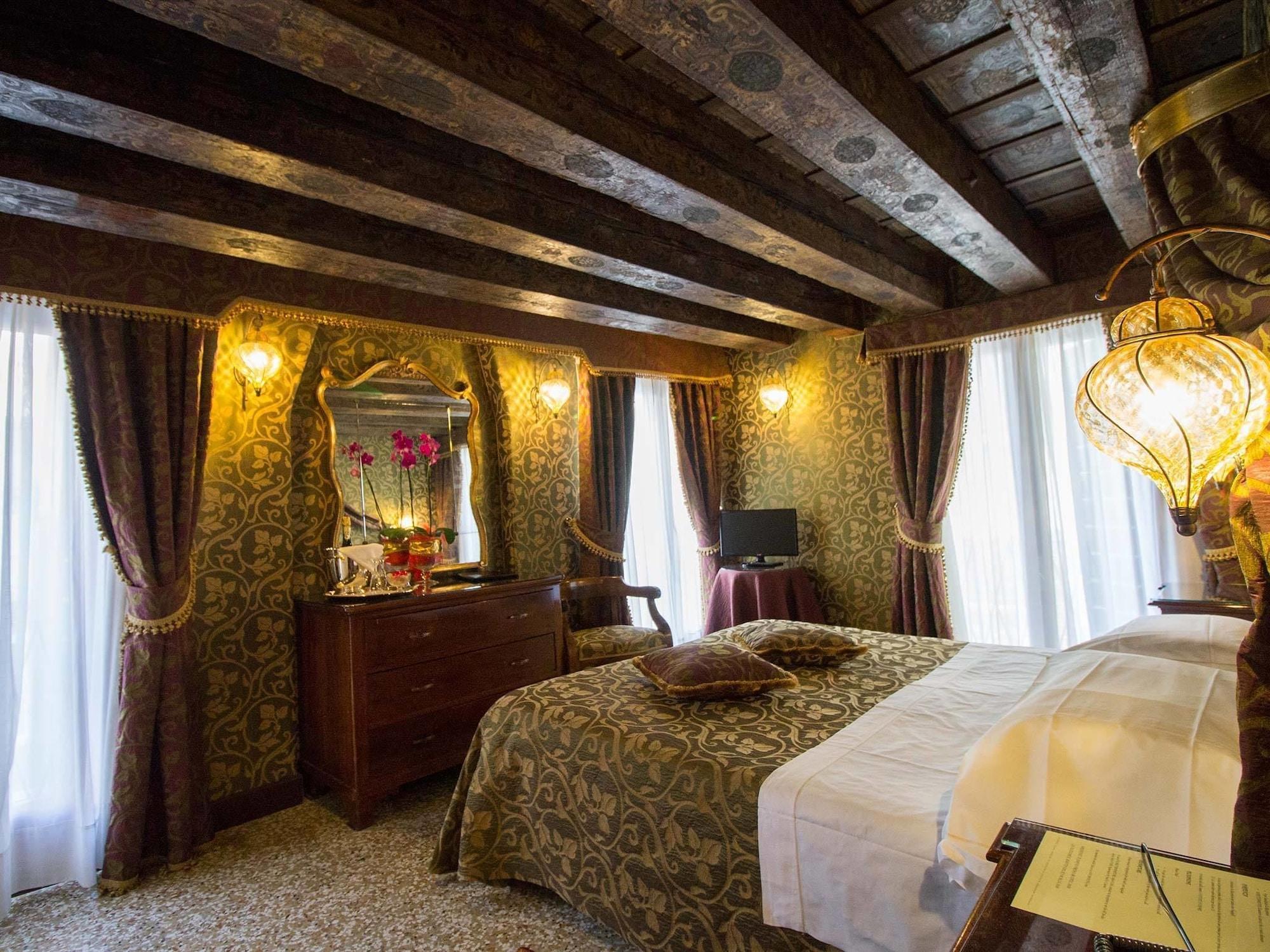 Palazzo Abadessa 4*