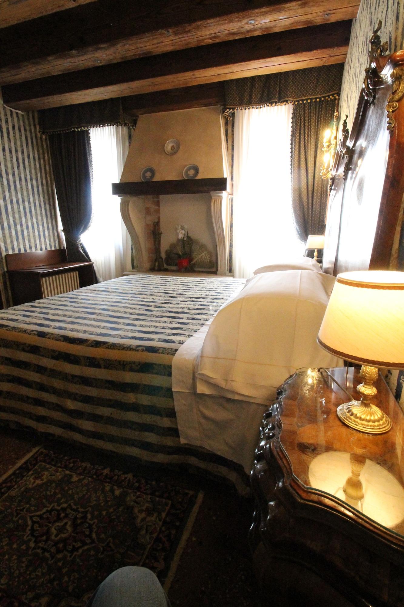 Palazzo Abadessa Hotel 4*