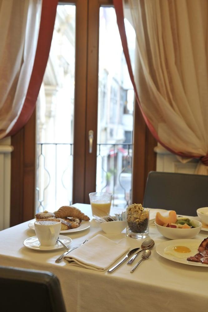 Al Theatro Palace Hotel