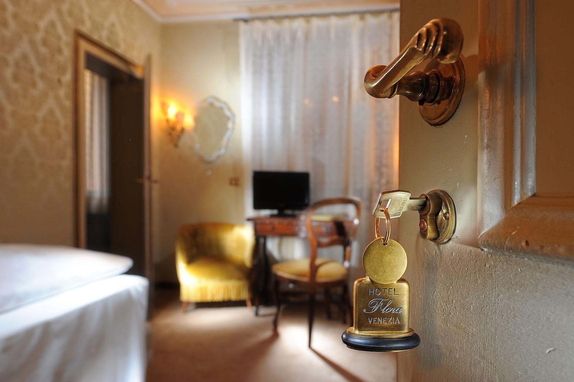 Hotel Flora 3*