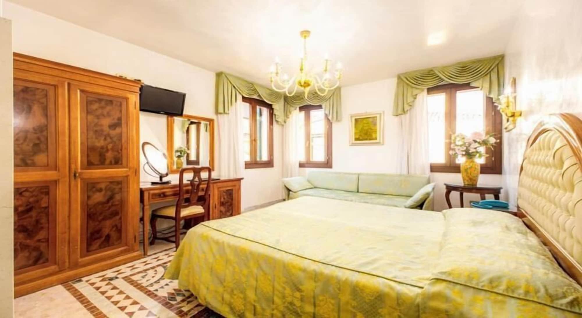 Antica Casa Carettoni 3* Venice