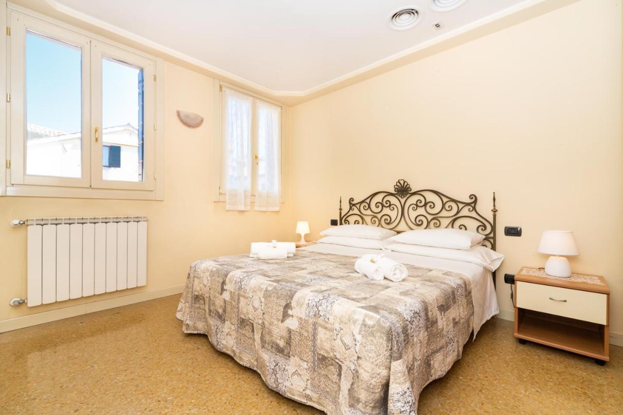 Ca' Dei Mercanti Venice