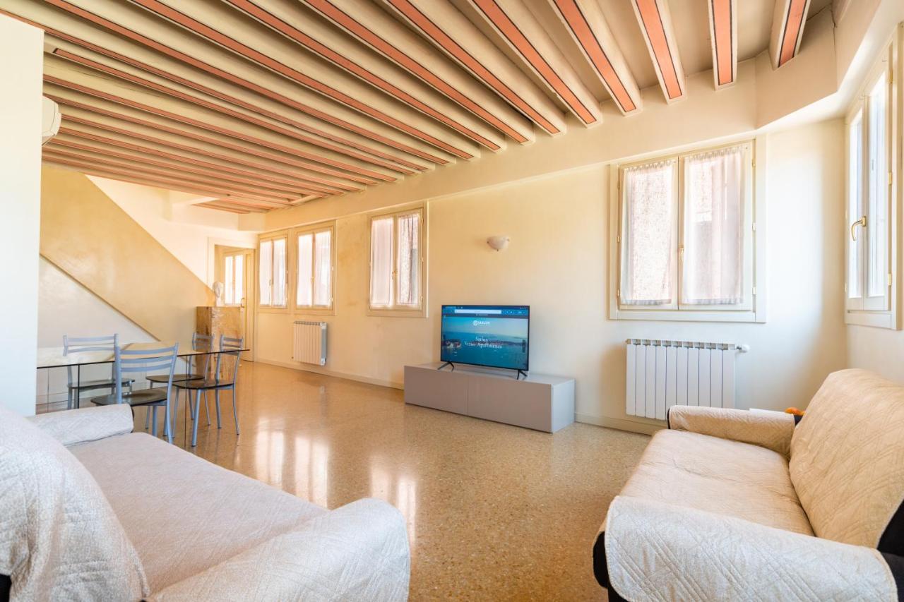 Ca' Dei Mercanti Venice
