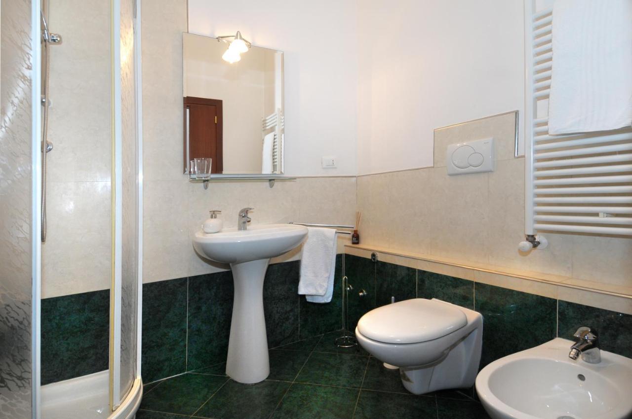 Smeraldo Grand Canal 1566c *