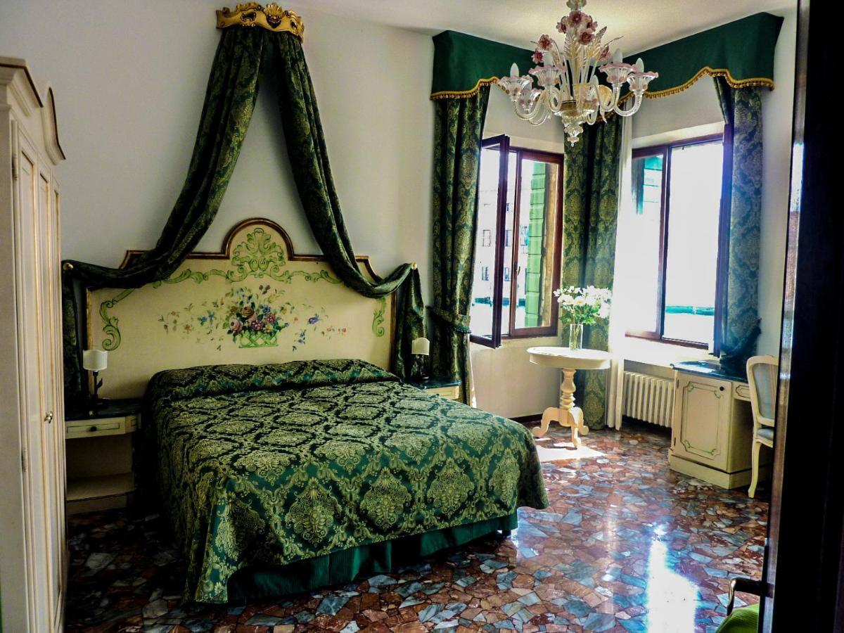 Smeraldo Grand Canal 1566c Venezia