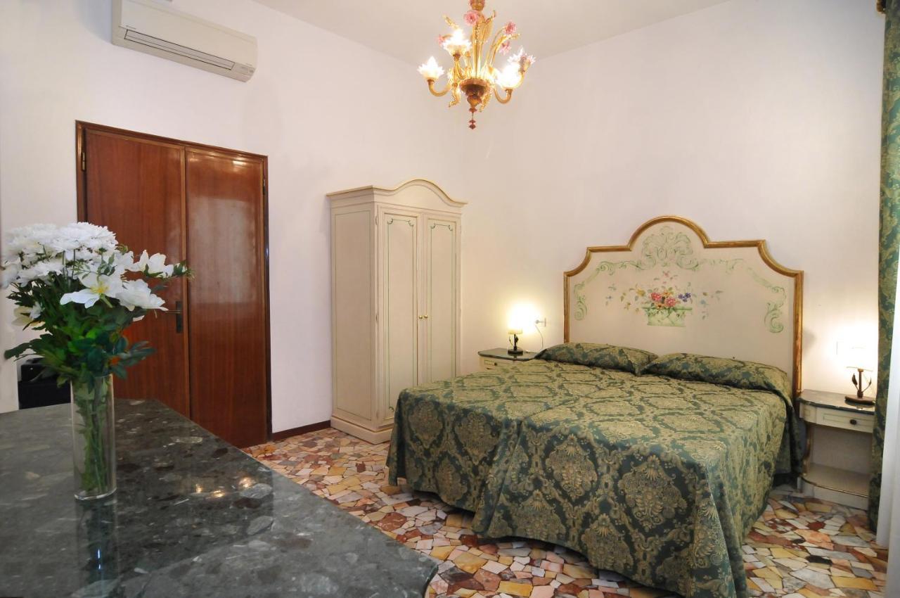 Smeraldo Grand Canal 1566c Venezia