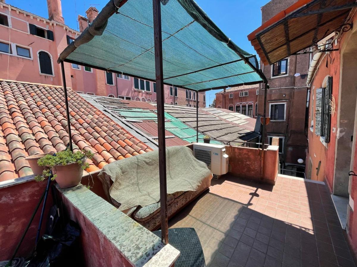 Apartment Harry's Canal View Venice