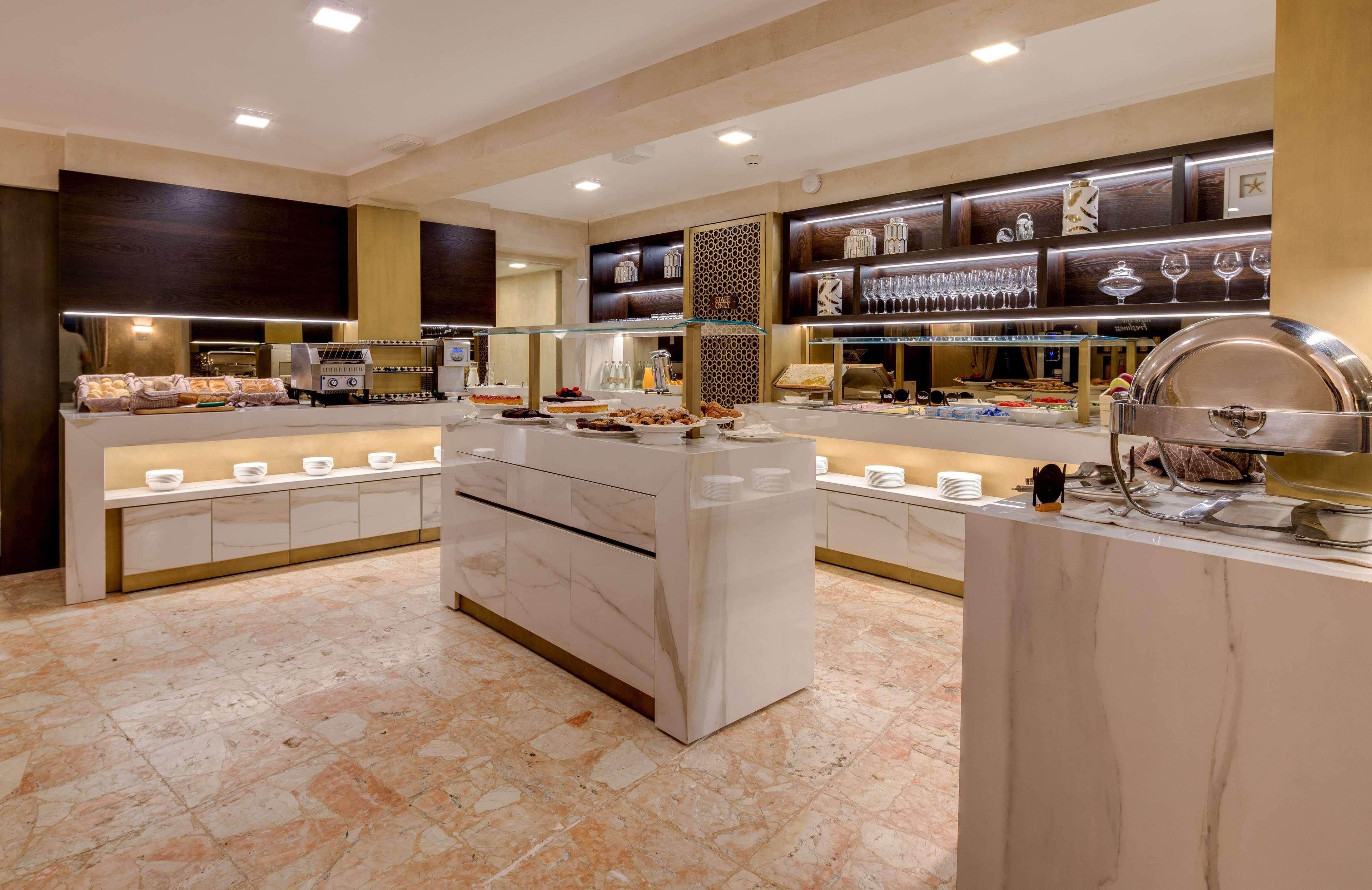 Hotel Bw Premier Collection Chc Continental 4*