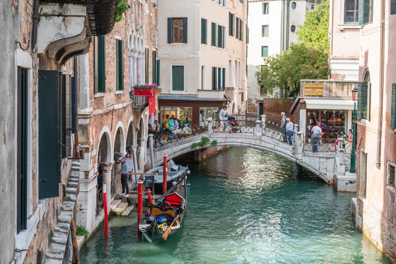 Al Sotoportego * Venice