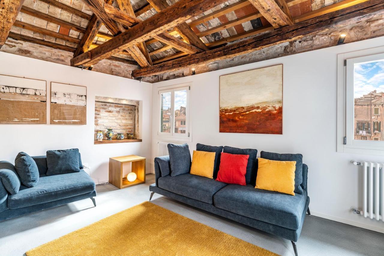 Lilia's Loft Apartment *