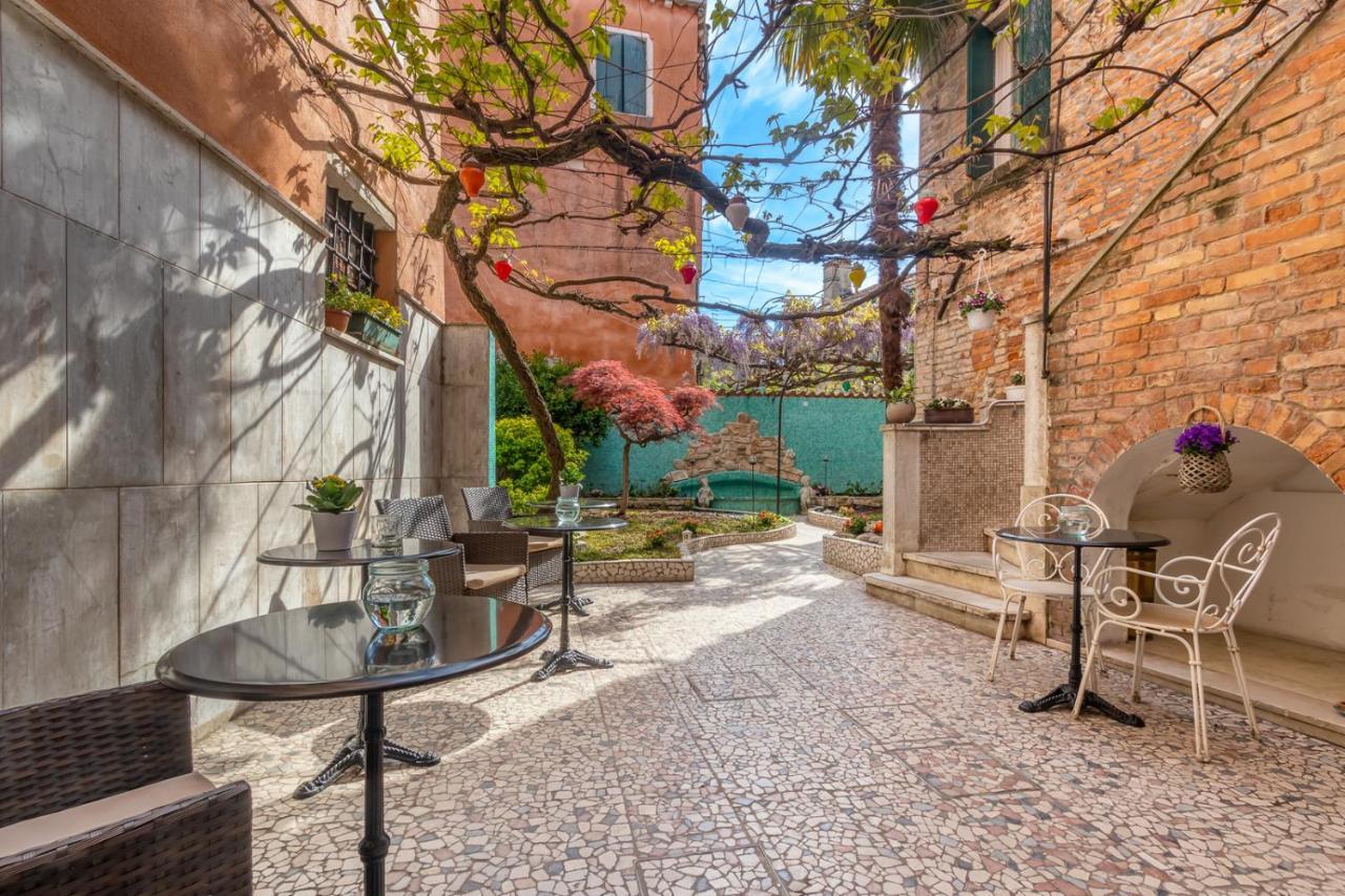 Casa Boccassini Hotel *
