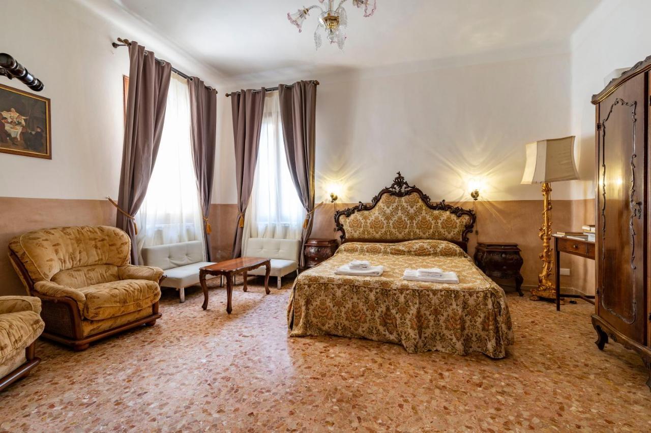 Queen House Apartment *