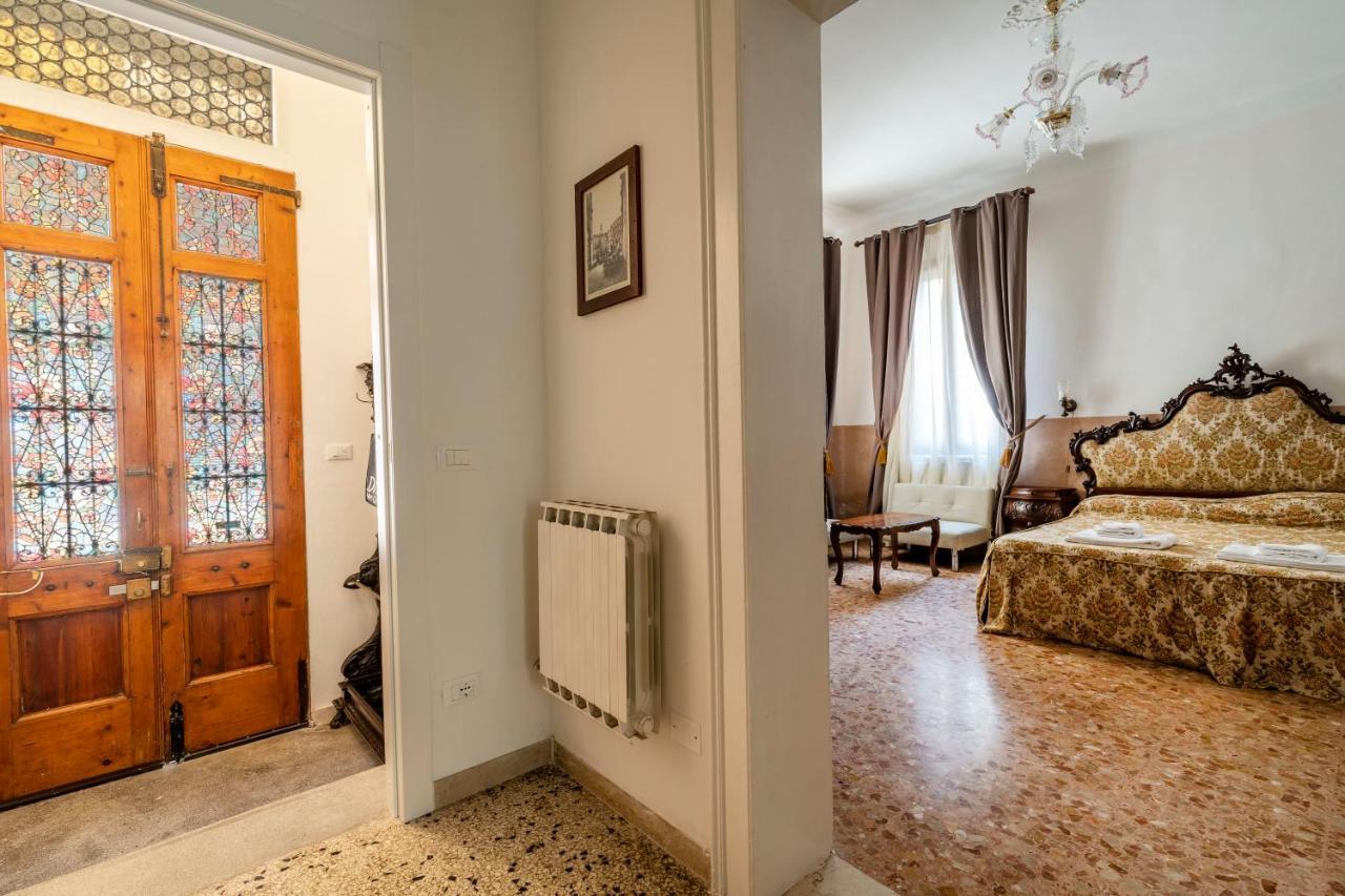 Queen House Apartment *