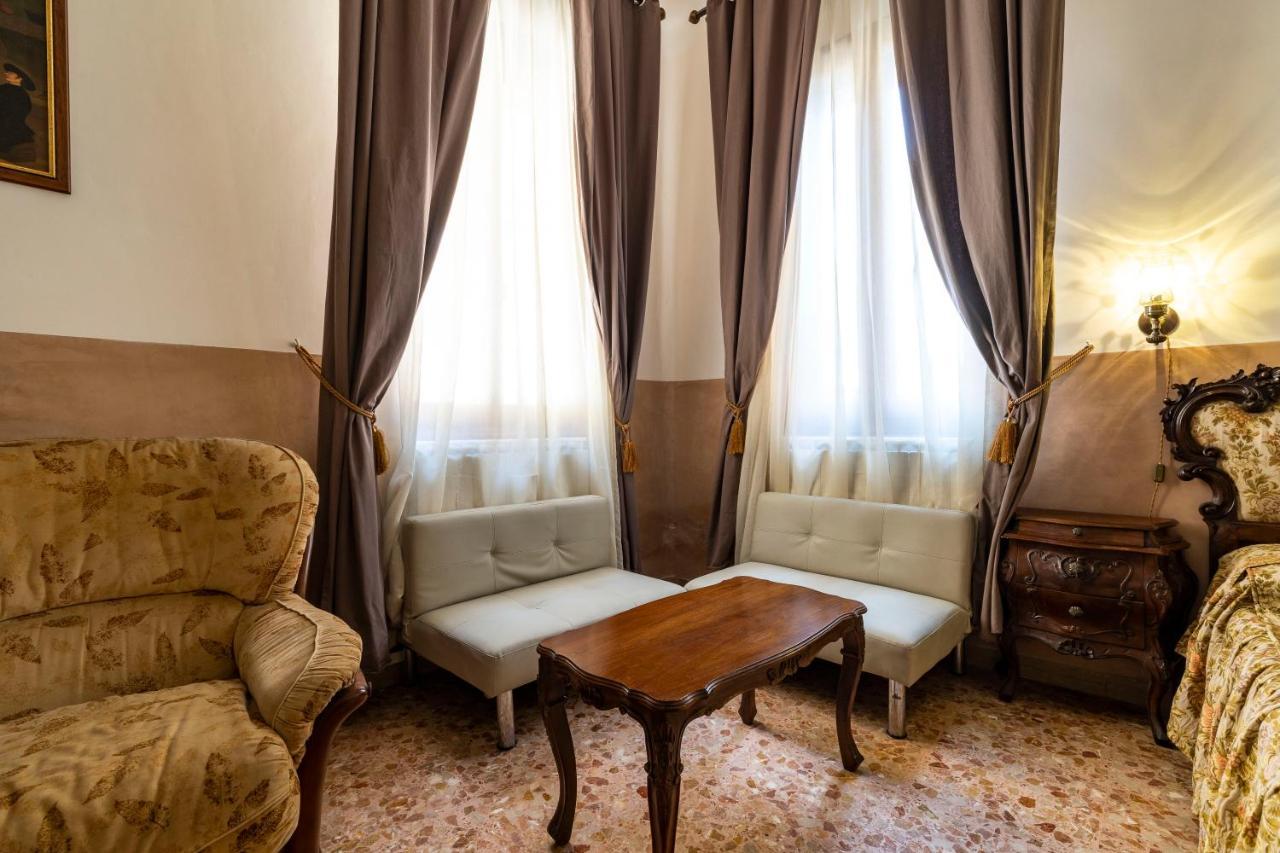 Queen House Apartment