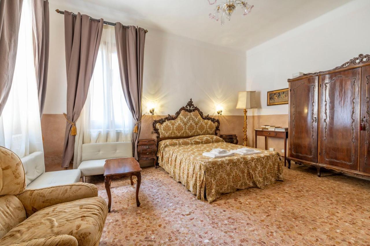 Queen House Venice