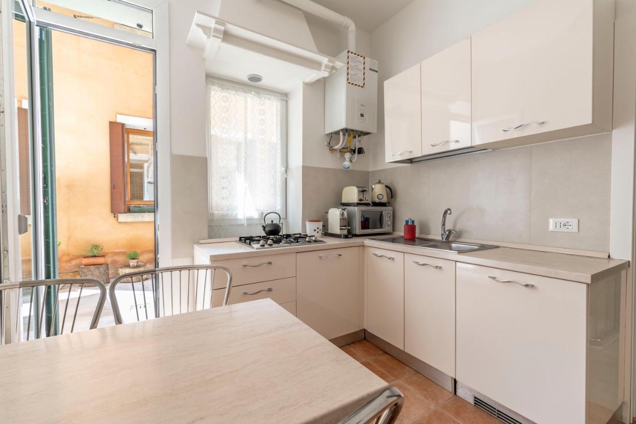 Queen House Apartment