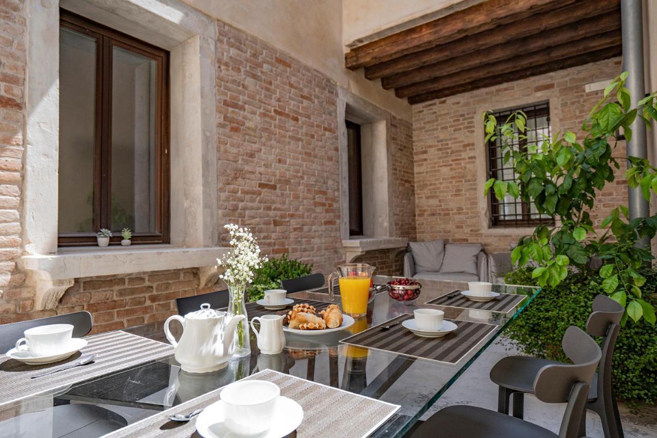 Apartment Sartor With Canal View And Private Court