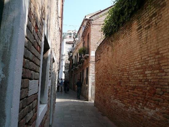 Al Campaniel Bed & Breakfast