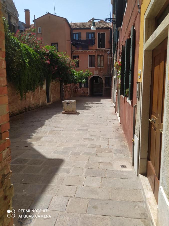 Casa Gialla * Veneza