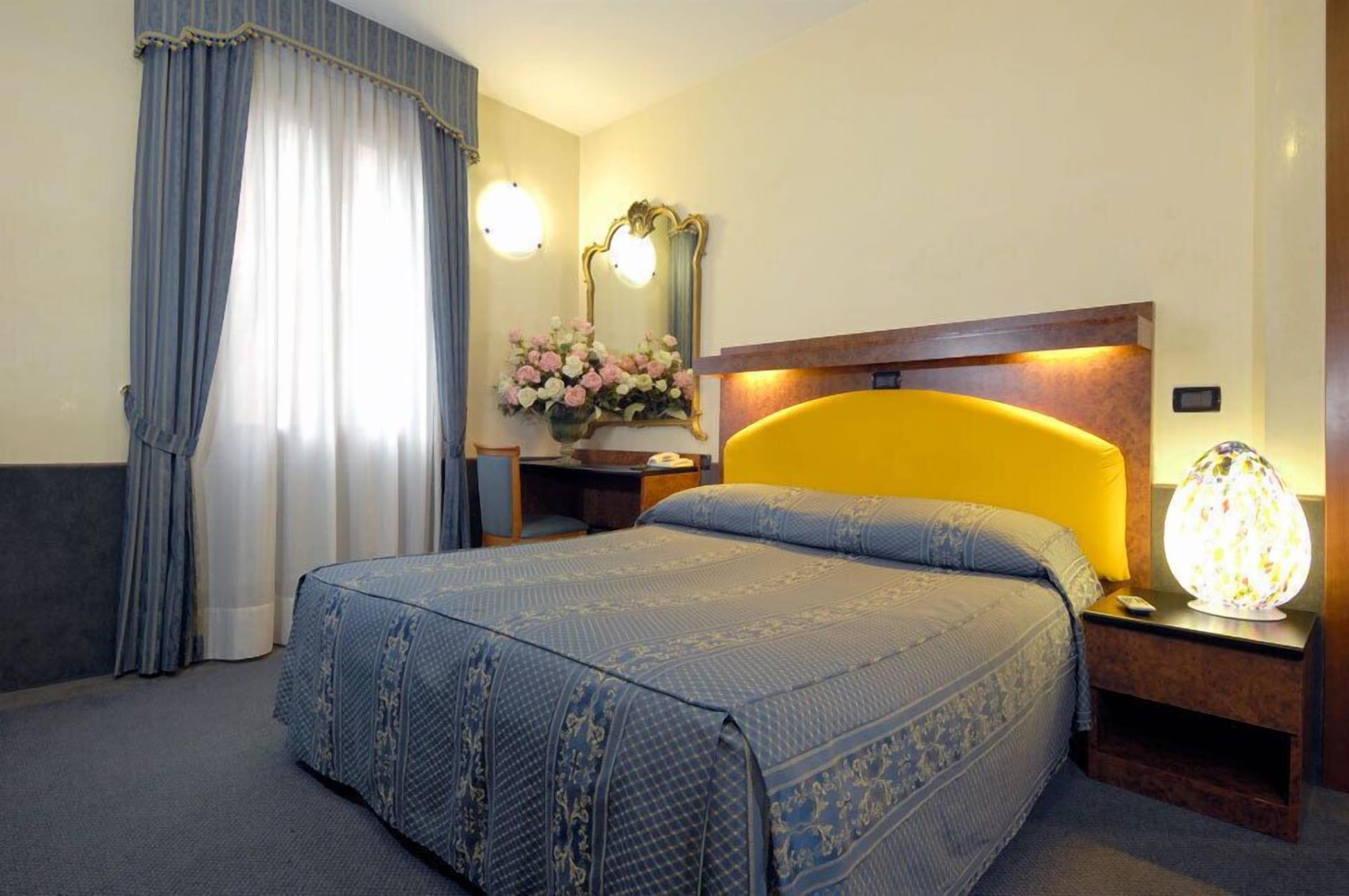 Hotel Atlantide 2*