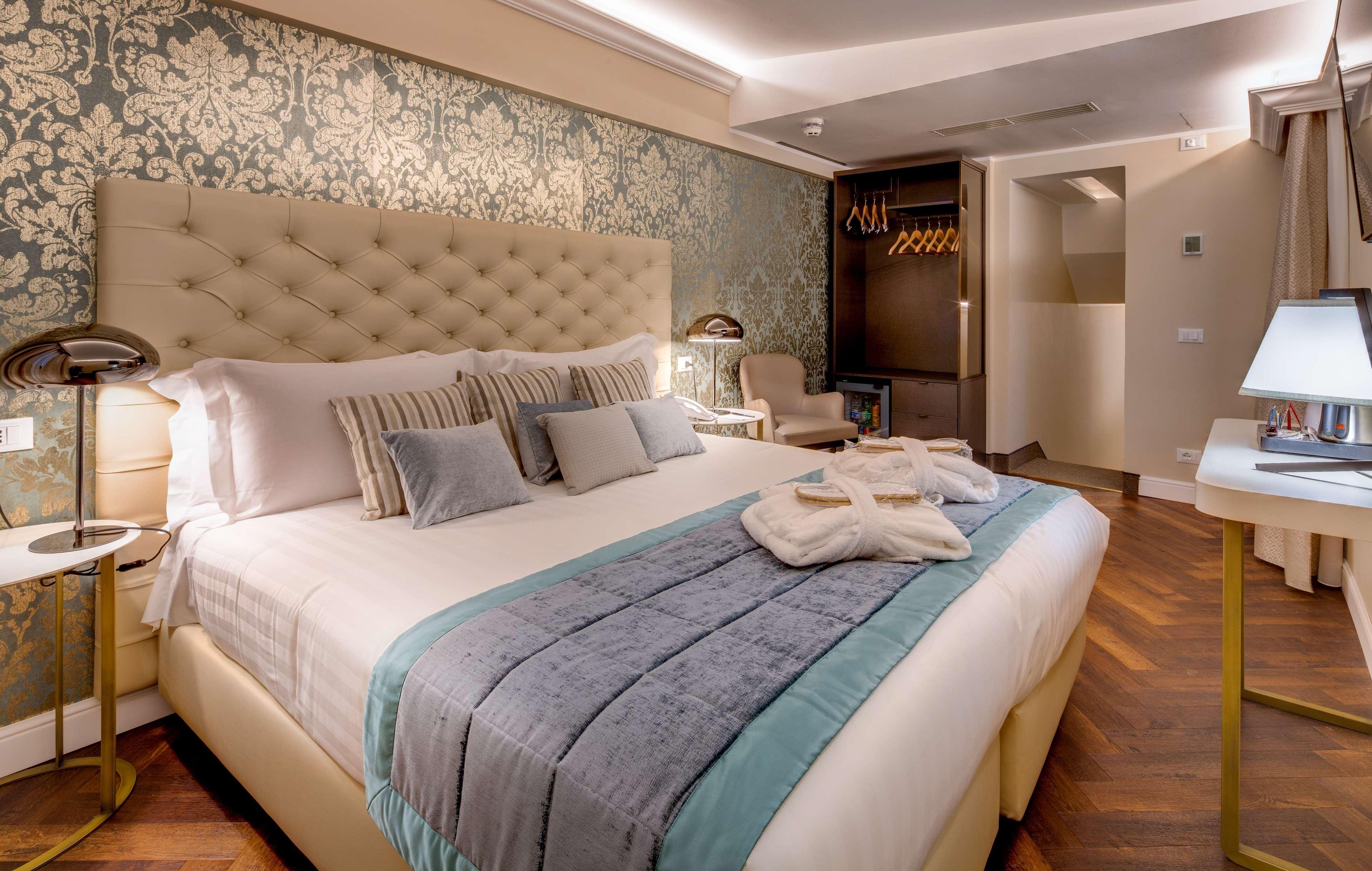 Hotel Bw Premier Collection Chc Continental 4*