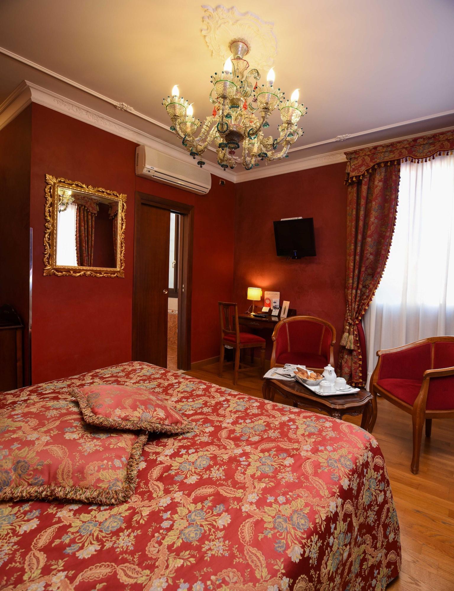 Ca' Alvise Hotel 4*