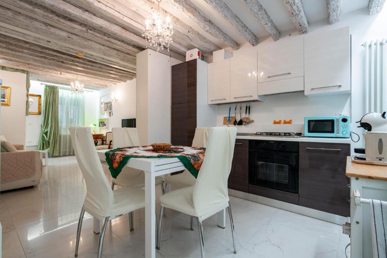 Loving In Venice, 5 Stars Venezia
