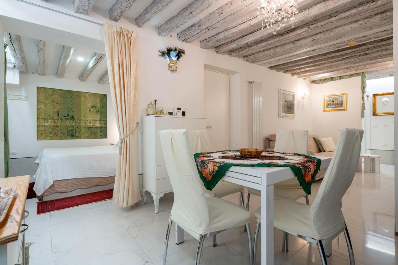 Loving In Venice, 5 Stars Venezia