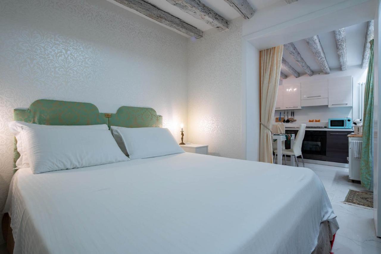 Loving In Venice, 5 Stars * Venezia