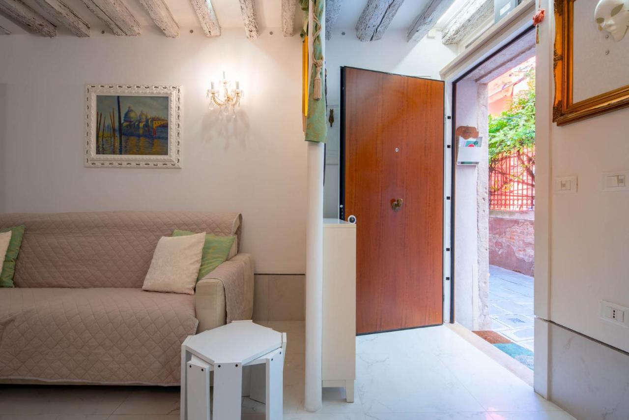 Loving In Venice, 5 Stars Venezia